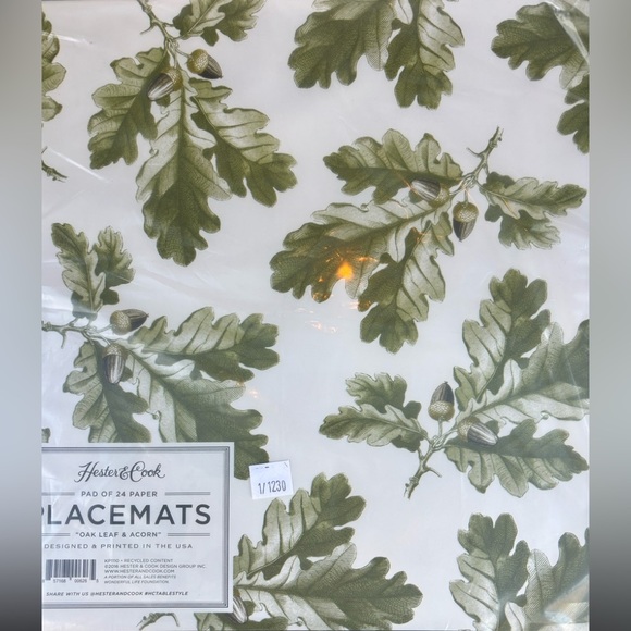 Placemats Hester & Cook. Oak Leaf & Acorn. Pad of 24 paper. 18" x 12" - Picture 1 of 3